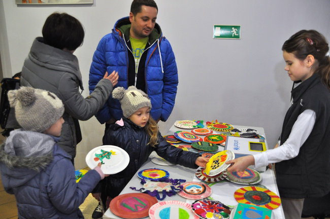 Uczniowie zbierali na szczepionki dla dzieci z Afryki