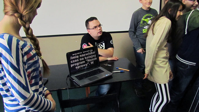 Uczą się posługiwania kamerą