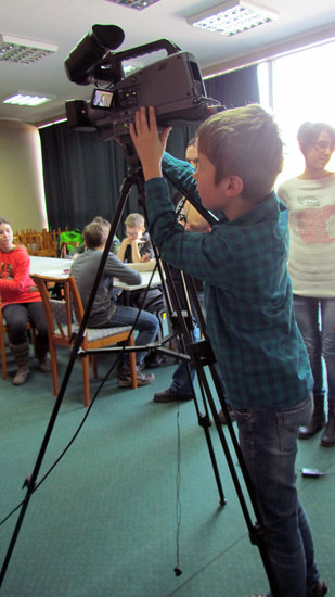 Uczą się posługiwania kamerą