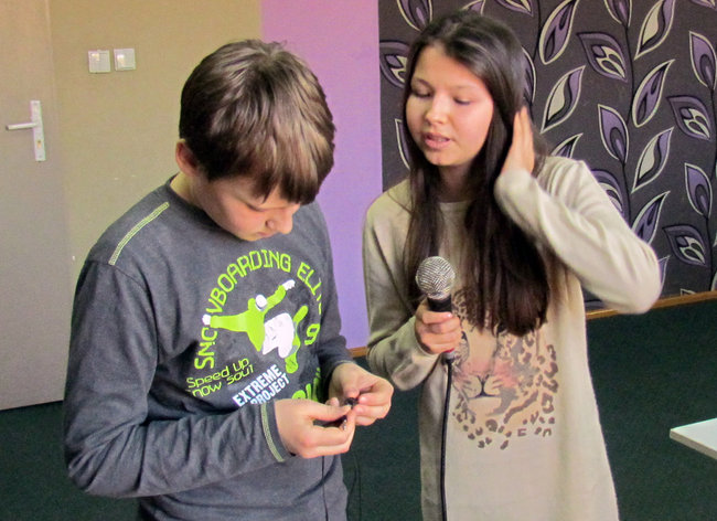 Uczą się posługiwania kamerą