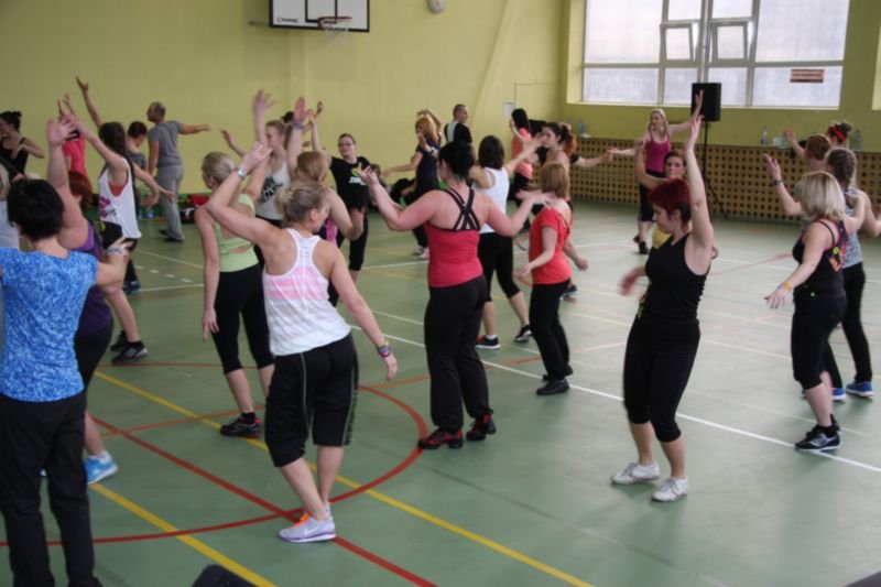 Dwieście osób tańczyło zumbę