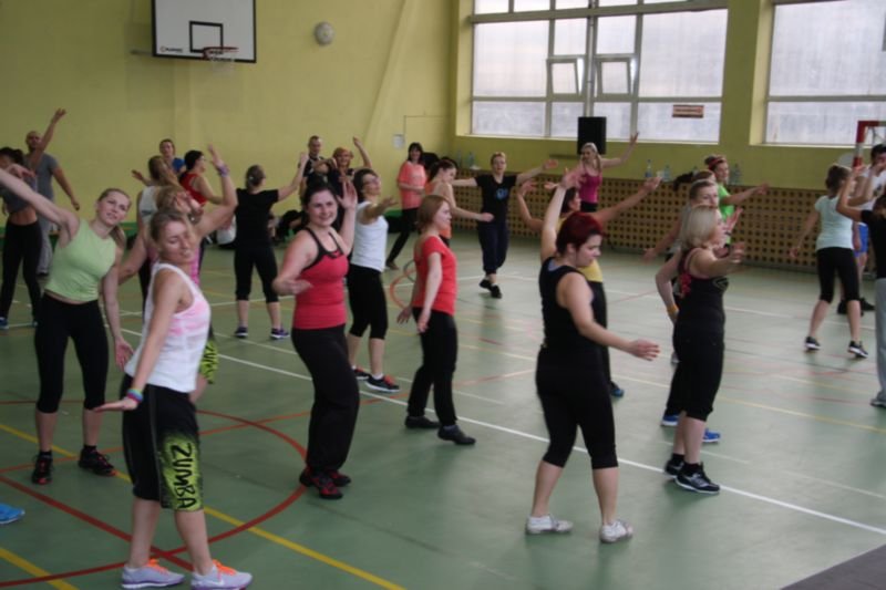 Dwieście osób tańczyło zumbę