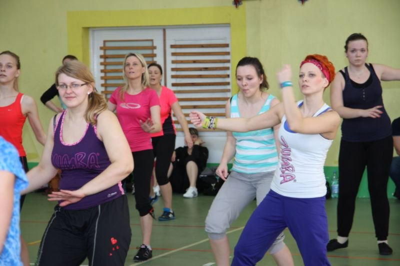 Dwieście osób tańczyło zumbę