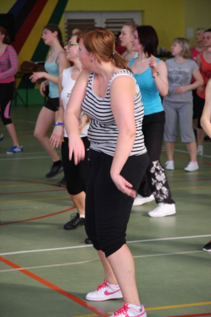 Dwieście osób tańczyło zumbę