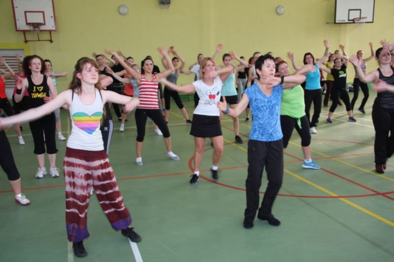 Dwieście osób tańczyło zumbę