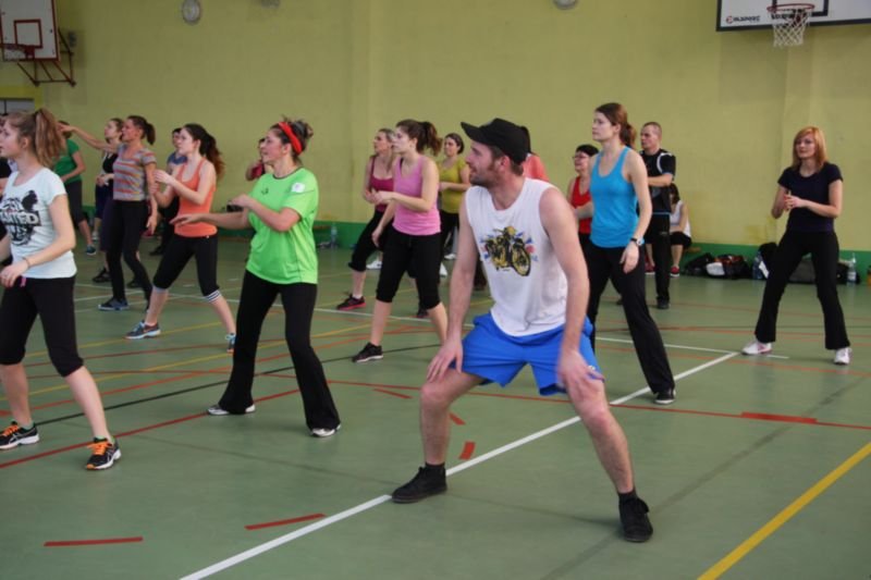 Dwieście osób tańczyło zumbę