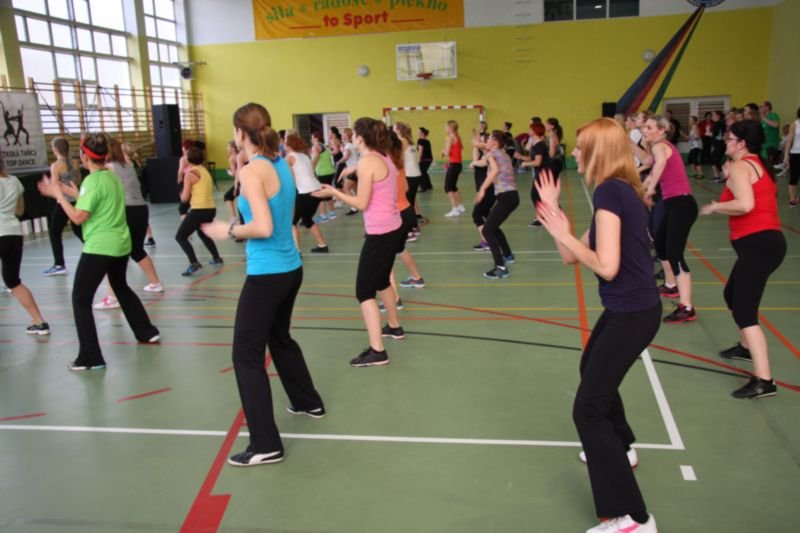 Dwieście osób tańczyło zumbę