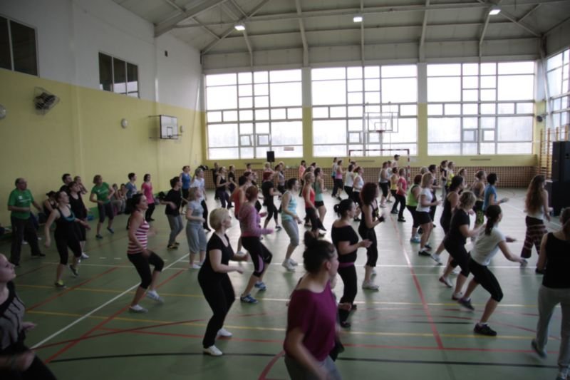 Dwieście osób tańczyło zumbę