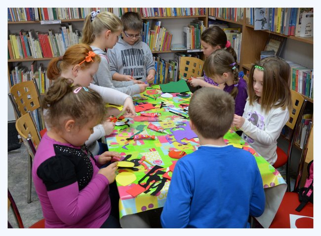Ferie w bibliotece nie tylko z książką