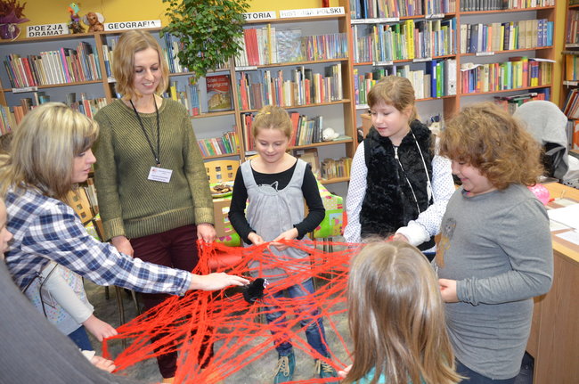 Ferie w bibliotece nie tylko z książką