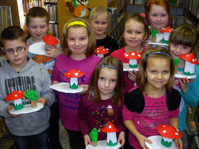 Ferie w bibliotece nie tylko z książką