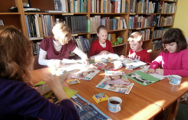 Ferie w bibliotece nie tylko z książką