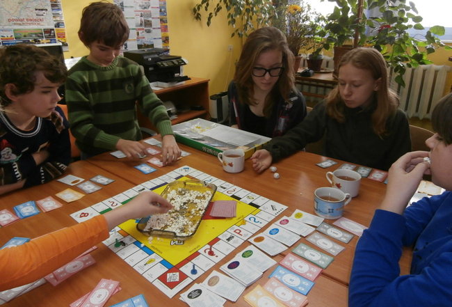 Ferie w bibliotece nie tylko z książką