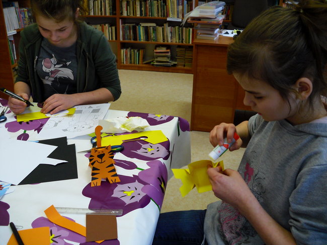 Ferie w bibliotece nie tylko z książką