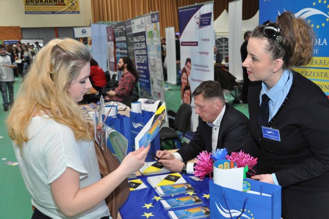 Targi Edukacji i Pracy ? szkoły kuszą ofertami