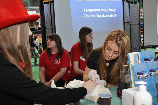 Targi Edukacji i Pracy ? szkoły kuszą ofertami