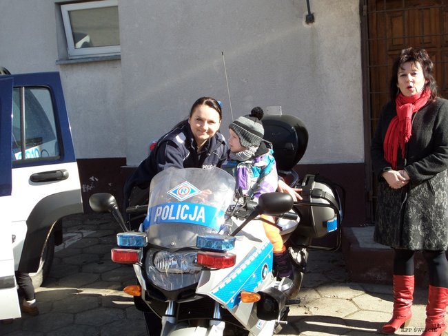 Przedszkolaki w komendzie