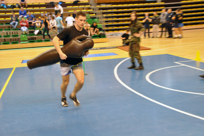 Coraz więcej chętnych do Policyjnego Testu Sprawności