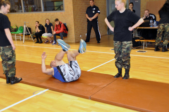 Coraz więcej chętnych do Policyjnego Testu Sprawności