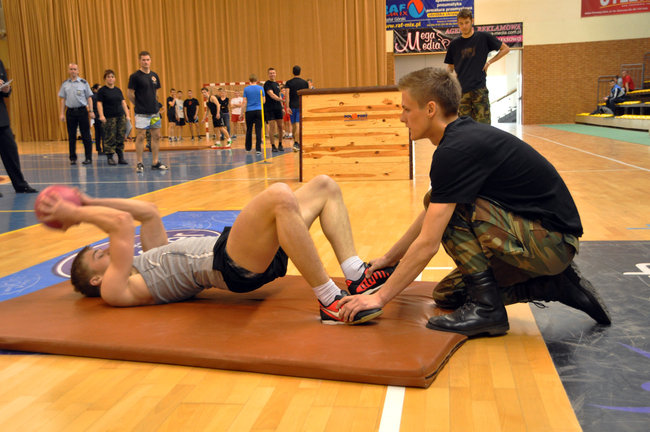 Coraz więcej chętnych do Policyjnego Testu Sprawności