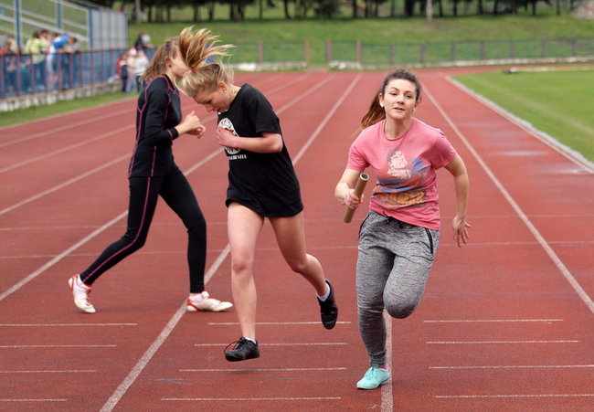 Sztafetowe zmagania dzieci i młodzieży