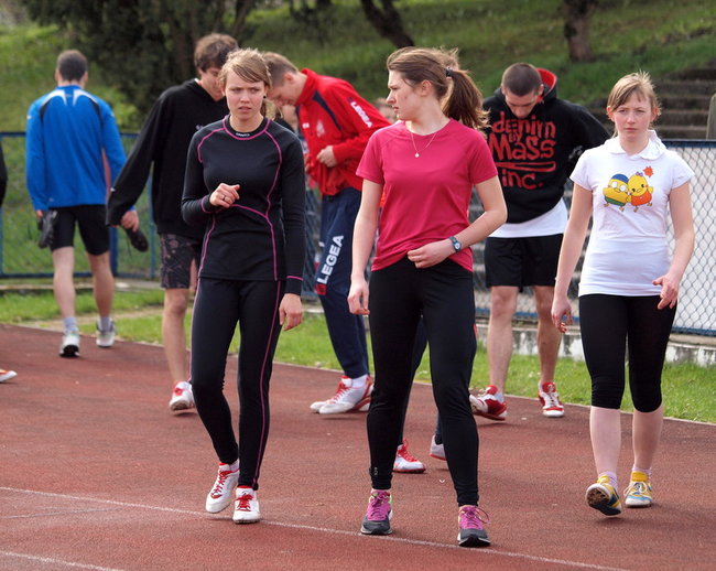 Sztafetowe zmagania dzieci i młodzieży