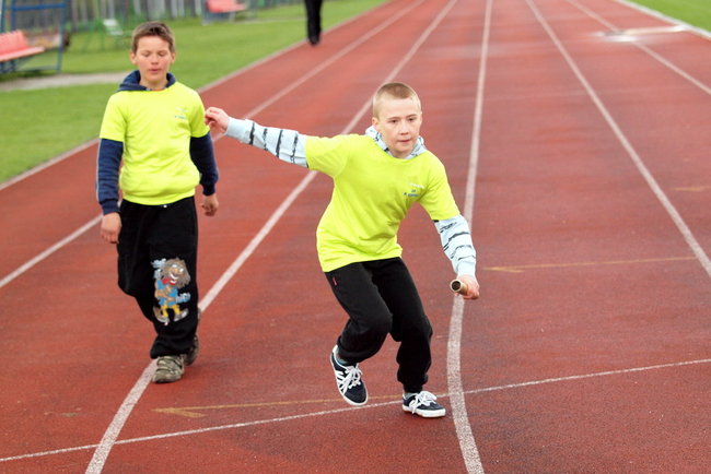 Sztafetowe zmagania dzieci i młodzieży