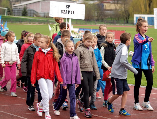 Sztafetowe zmagania dzieci i młodzieży