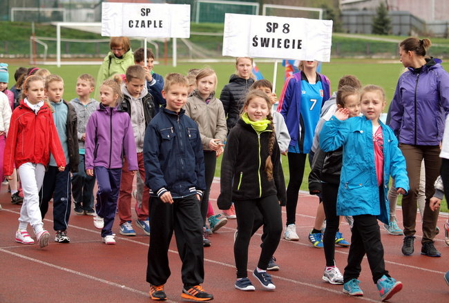 Sztafetowe zmagania dzieci i młodzieży
