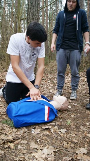 Młodzi obcokrajowcy na ulicach Świecia