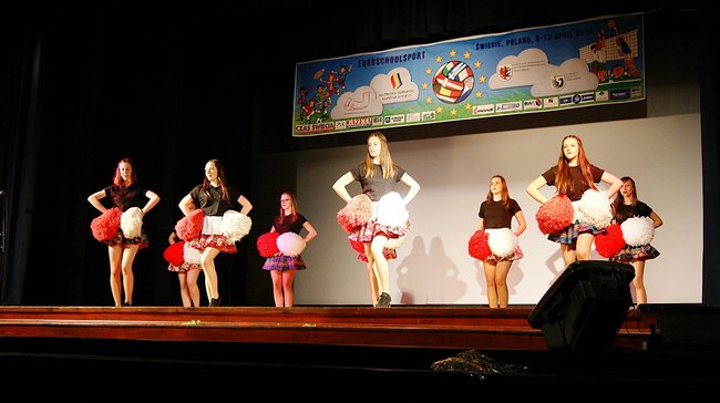 Młodzi obcokrajowcy na ulicach Świecia