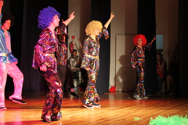 Młodzi obcokrajowcy na ulicach Świecia