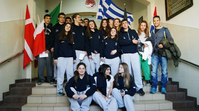 Młodzi obcokrajowcy na ulicach Świecia