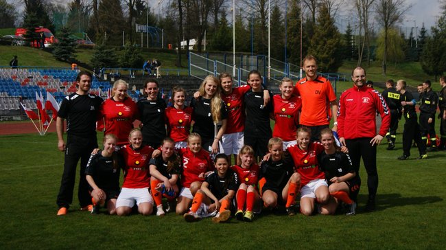 Młodzi obcokrajowcy na ulicach Świecia