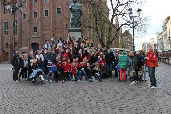 Młodzi obcokrajowcy na ulicach Świecia