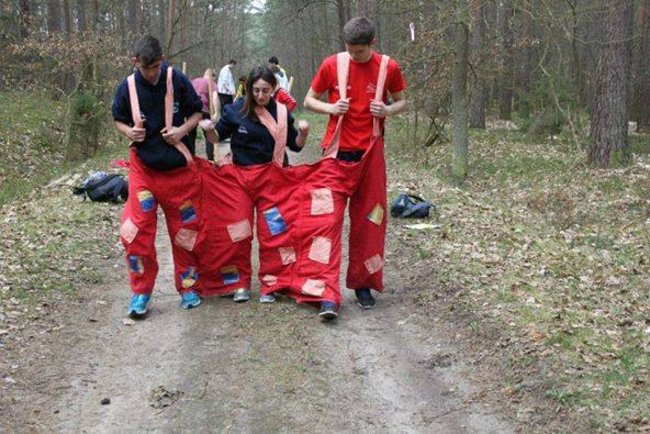 Młodzi obcokrajowcy na ulicach Świecia