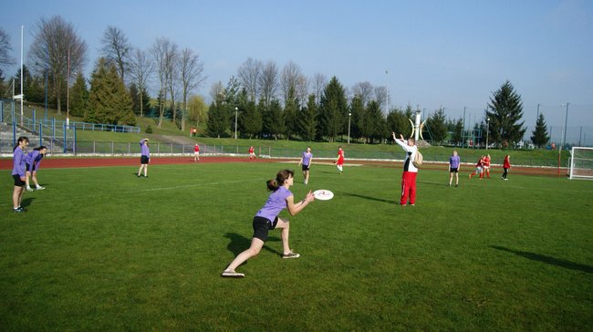 Młodzi obcokrajowcy na ulicach Świecia