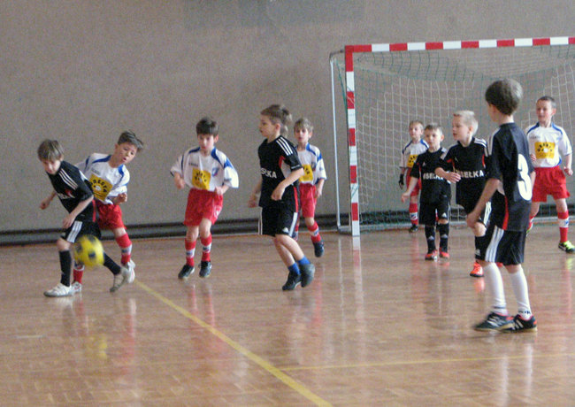 Najmłodsi kopali w Grucznie