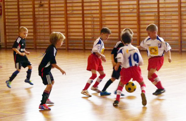 Najmłodsi kopali w Grucznie