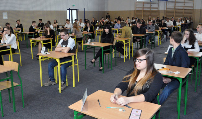Egzamin gimnazjalny ? uczniowie już piszą