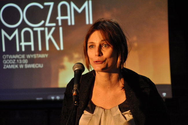 Biel, czerń, kolor i zabytkowe cegły