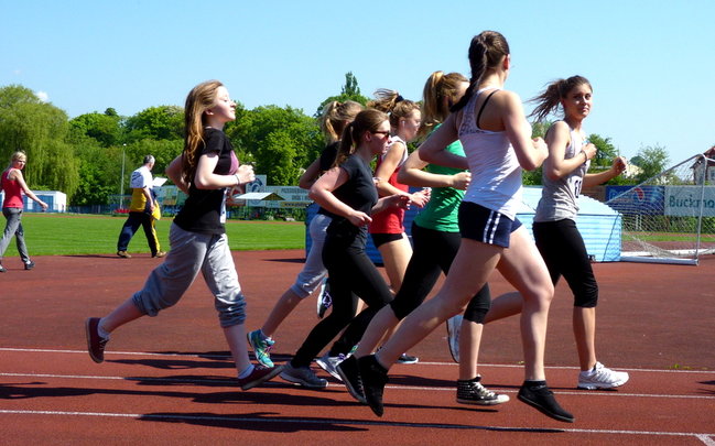 Biegli non stop przez 12 minut