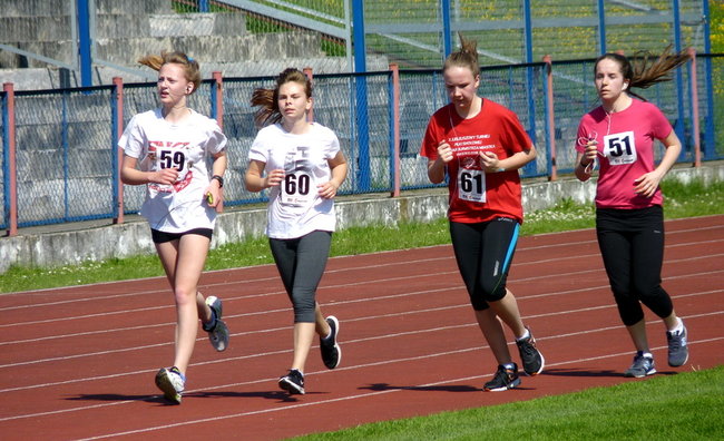 Biegli non stop przez 12 minut