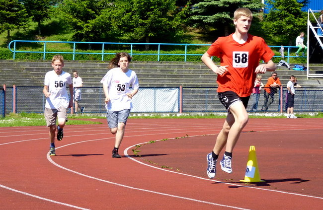 Biegli non stop przez 12 minut