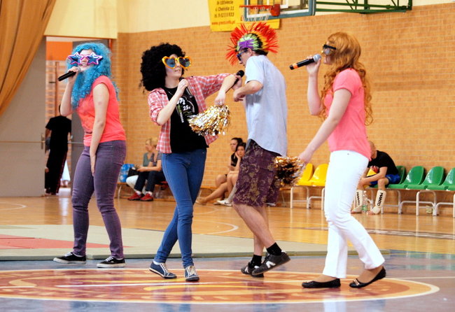 Dzień sportu i kabaretu w ZSP Świecie