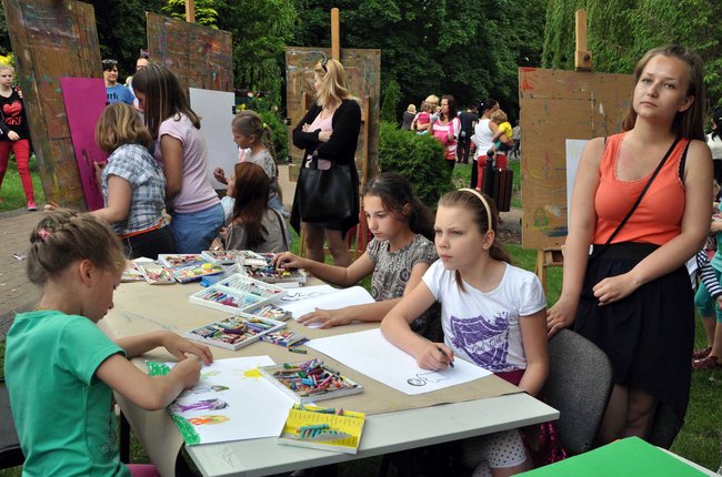 Park zamieniony w duży dom