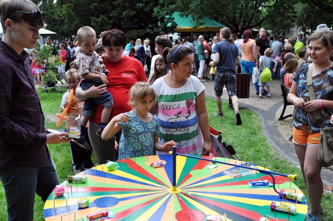 Park zamieniony w duży dom