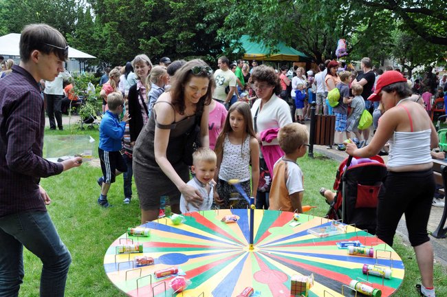 Park zamieniony w duży dom