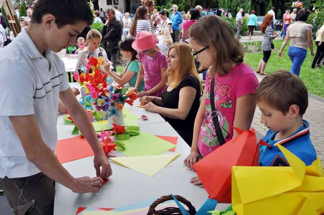 Park zamieniony w duży dom