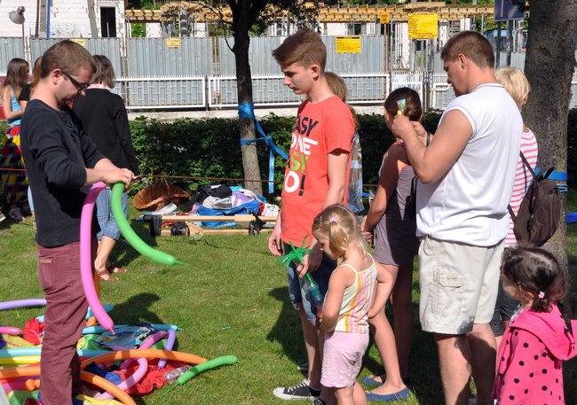Park zamieniony w duży dom